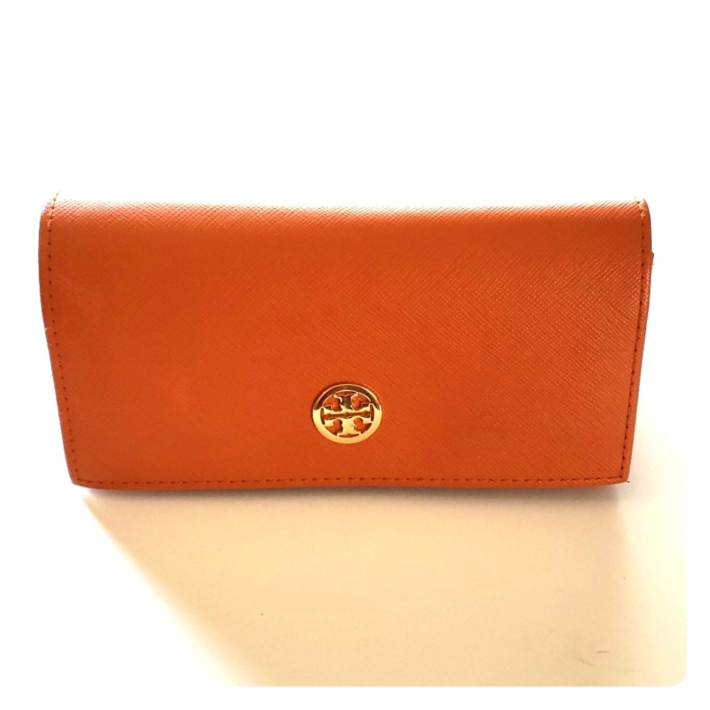 Tory Burch ✋ a CASE of the glasses